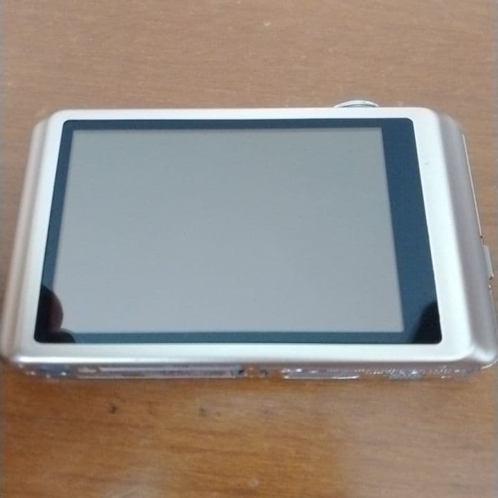 パナソニック LUMIX DMC-FH7 16MP