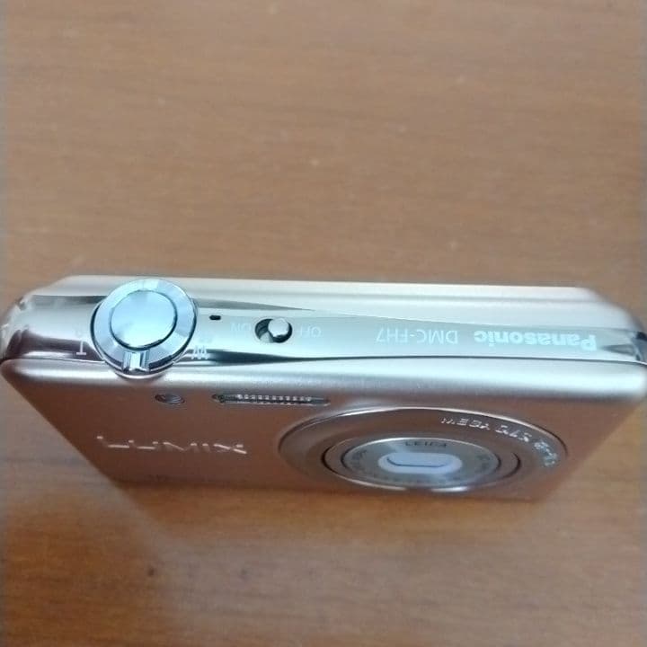 パナソニック LUMIX DMC-FH7 16MP