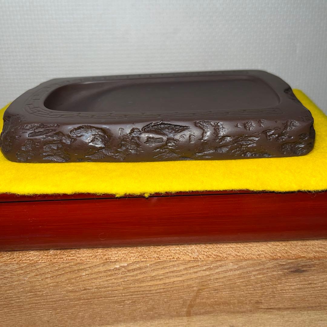 ⭕️赤間硯　名工　堀尾卓司　T字様彫刻野面硯　女性好み作品