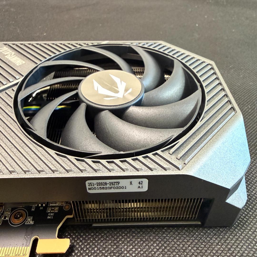 【ほぼ新品】NVIDIA GeForce RTX 5060 Ti 16GB