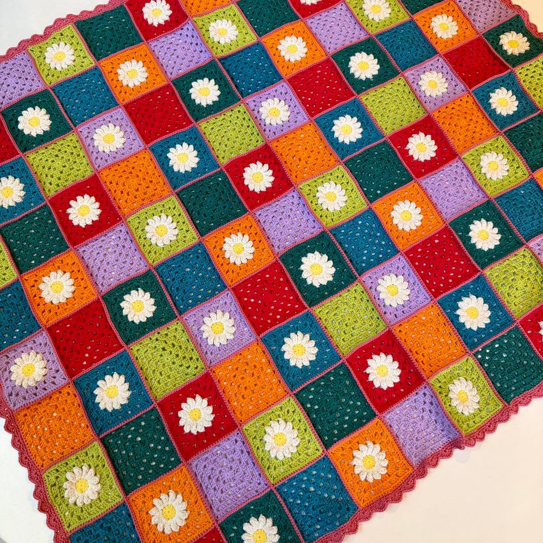 ハンドメイド　かぎ編み　お花のマルチカバー　ブランケット