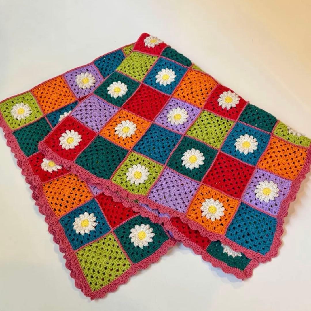 ハンドメイド　かぎ編み　お花のマルチカバー　ブランケット