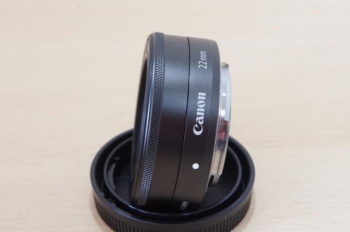 単焦点 パンケーキ EF-M 22mm F2 STM