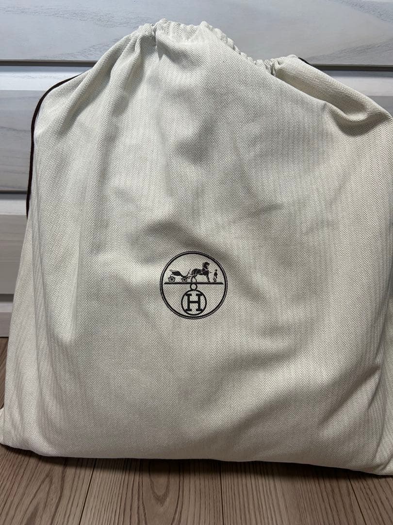 新品　HERMES クッション