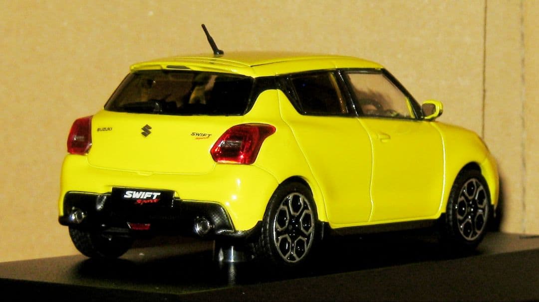 ミニカー 1/43 SUZUKI SWIFT SPORT RHD