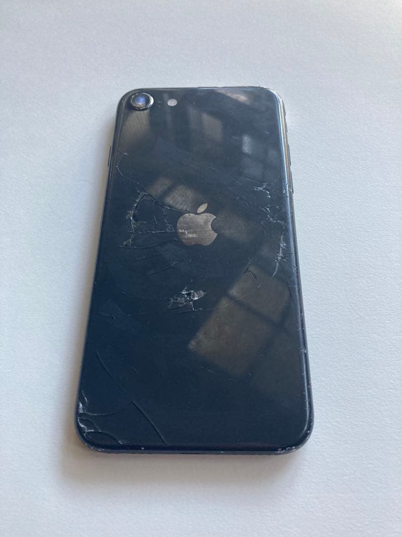 Apple iPhone SE 第二世代　64GB