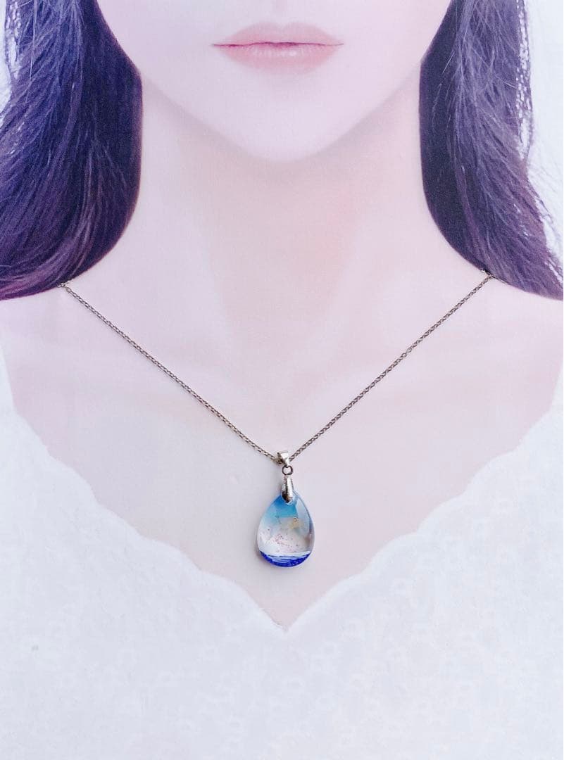 ネックレス　イルカ　海　青空　半ドロップ　空　いるか　海豚　レジン　一点物
