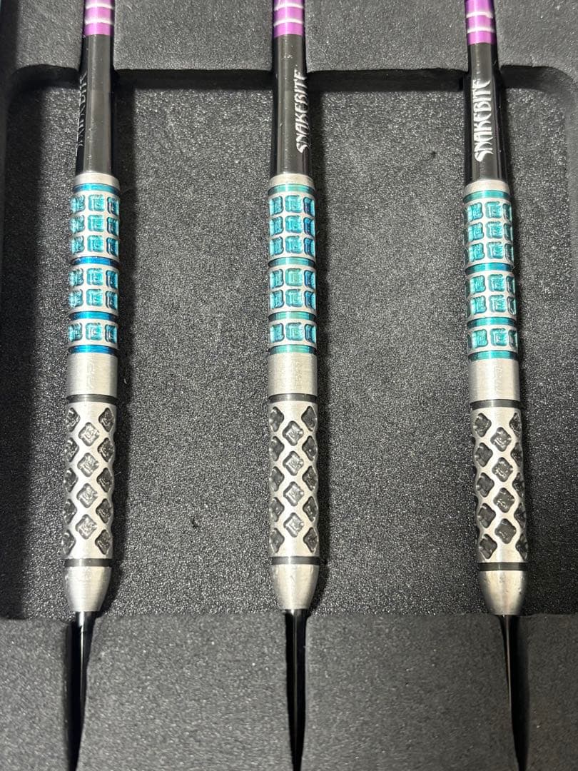 ダーツ RED DRAGON / SNAKEBITE SUPA-VENOM 23g