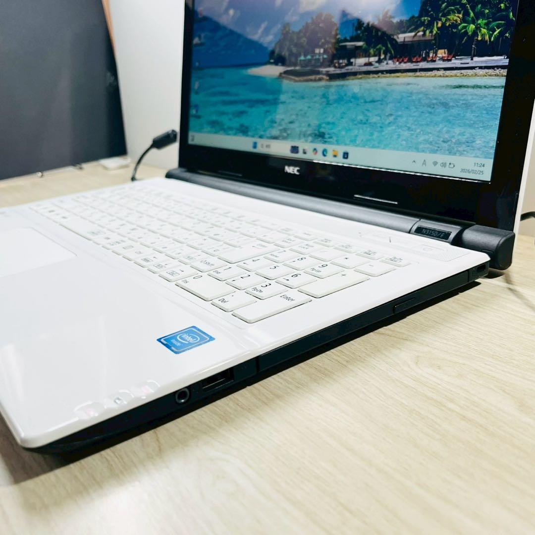 【大容量】1TB保存✨DVD✨カメラ✨白 ノートパソコン windows11