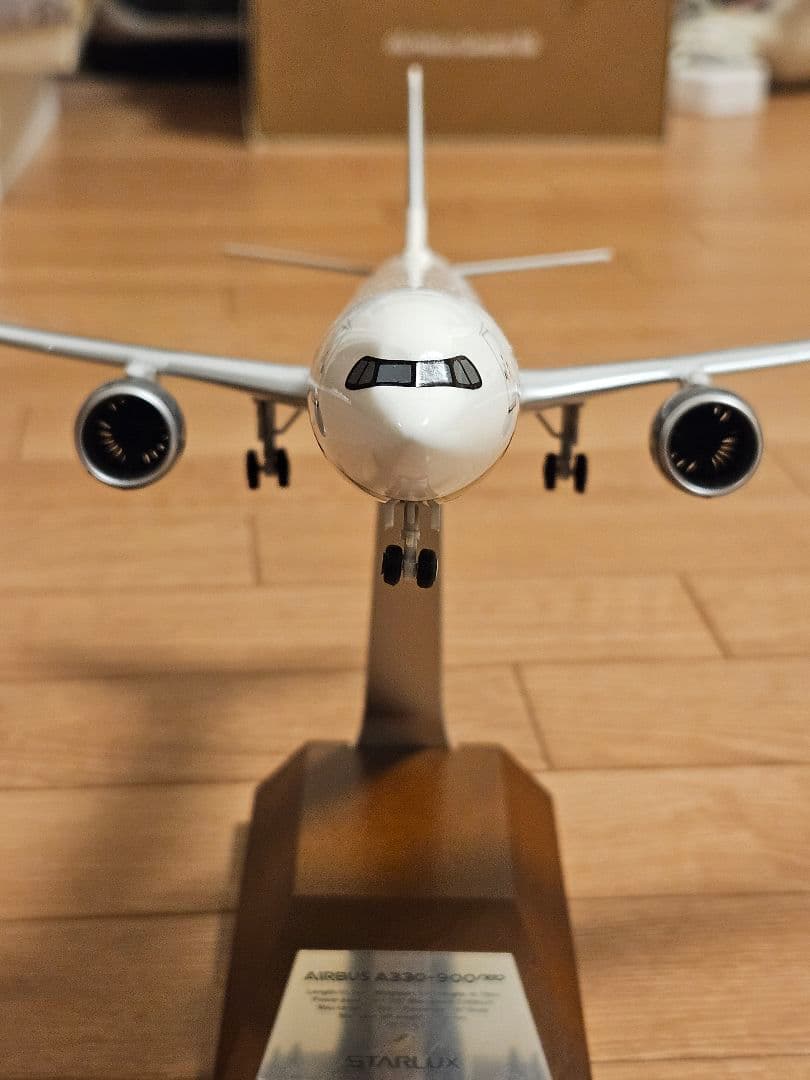 スターラックス航空 A330-900neo 1/200スケール (値下げ中)