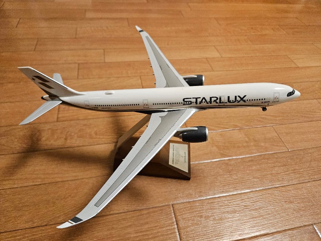 スターラックス航空 A330-900neo 1/200スケール (値下げ中)