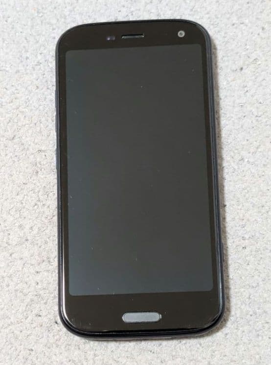 らくらくスマートフォンF-52B Docomo 5G対応