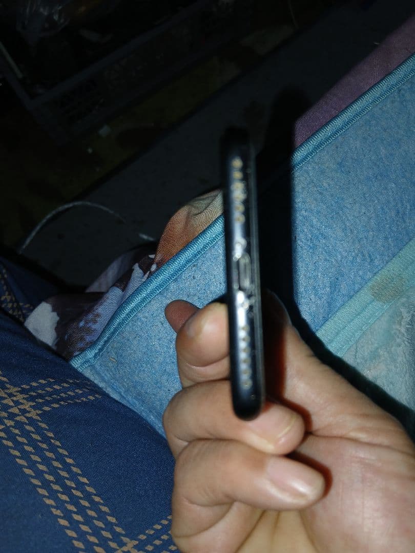 茂*治様 【SIMフリー】iPhone 7 ブラック 128GB ケース付