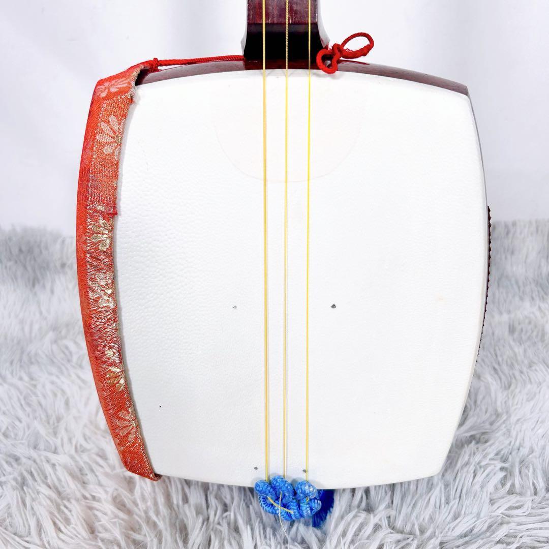 【希少】民謡三味線　中棹　紫檀　正寸　丸打胴　本皮　一本溝　皮破れなし　東さわり