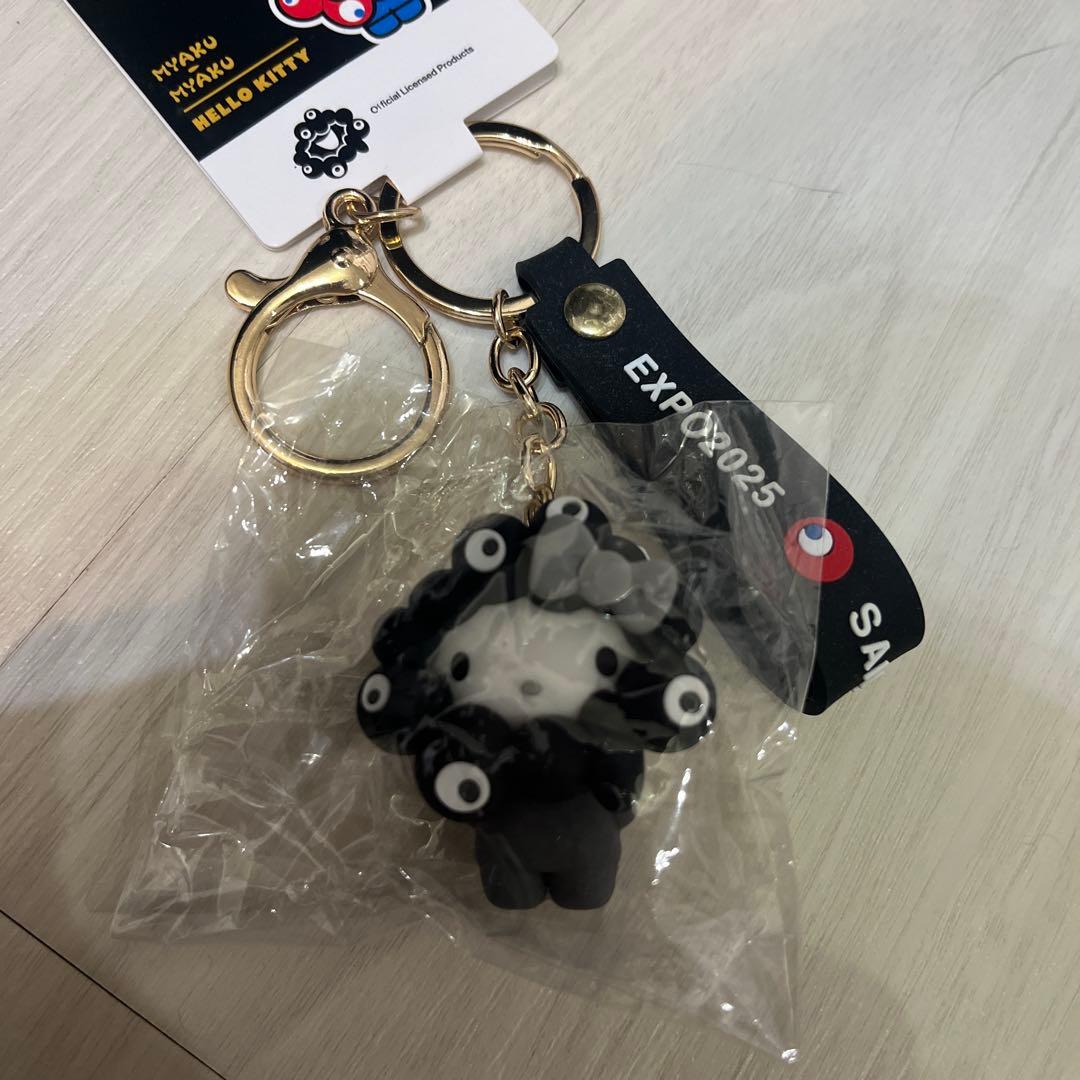 ミャクミャク×サンリオ キーホルダー 黒ミャクミャク