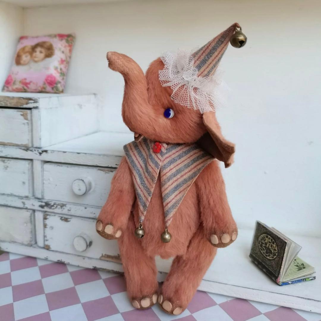 とてもチャーミングな仔象 アーティストベア ぬいぐるみ ハンドメイド 海外作家様