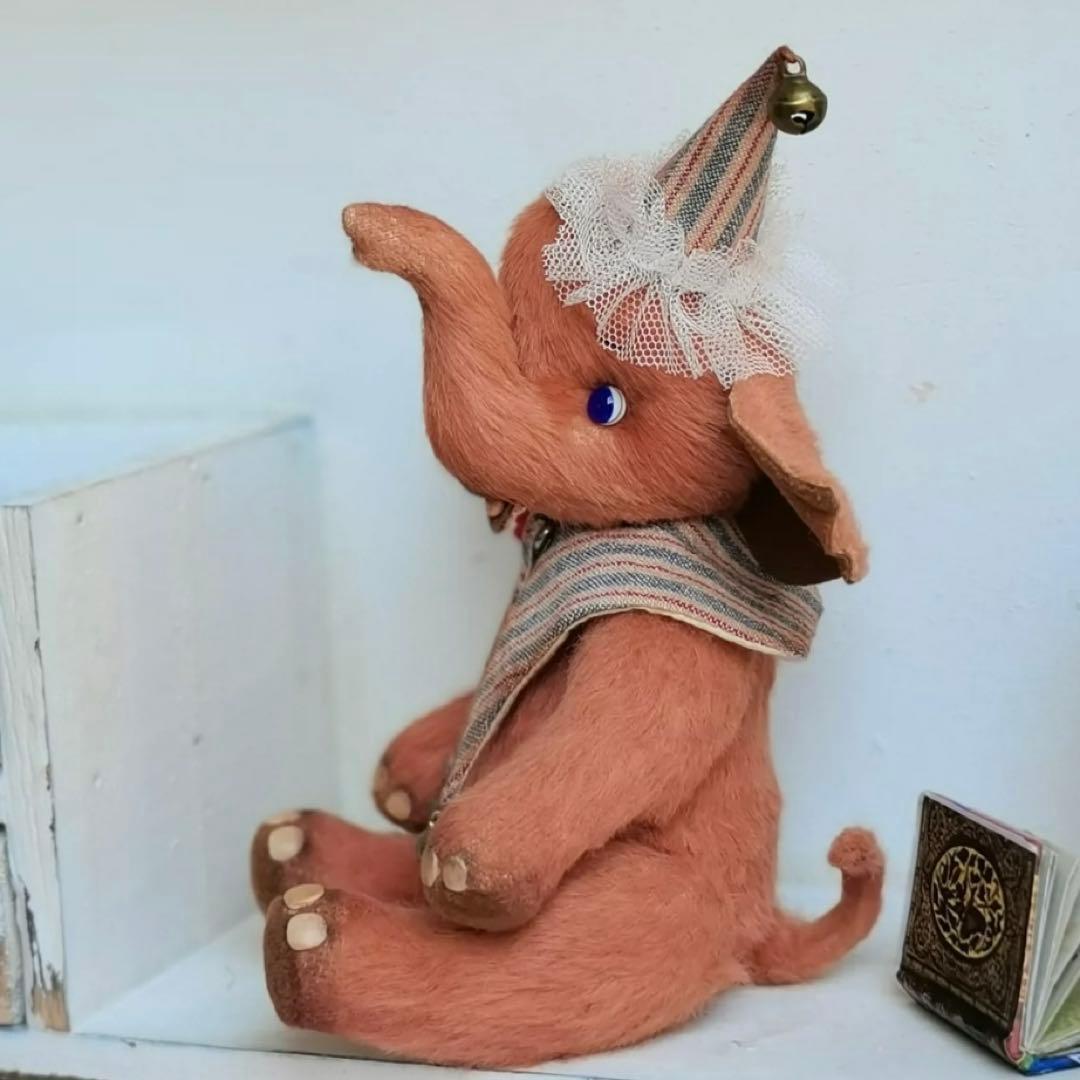 とてもチャーミングな仔象 アーティストベア ぬいぐるみ ハンドメイド 海外作家様