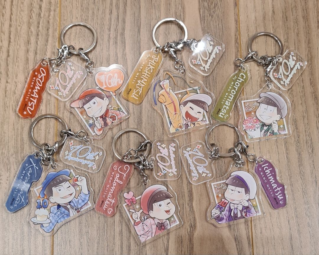 おそ松さん10周年 ぬいぐるみキーホルダー/トートバッグ/キーホルダー/缶バッジ