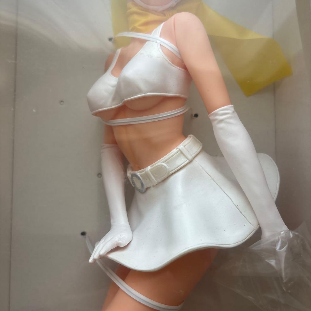 猛烈　ジュディー: モーターサイクルライダー (ホワイトコスチューム版)