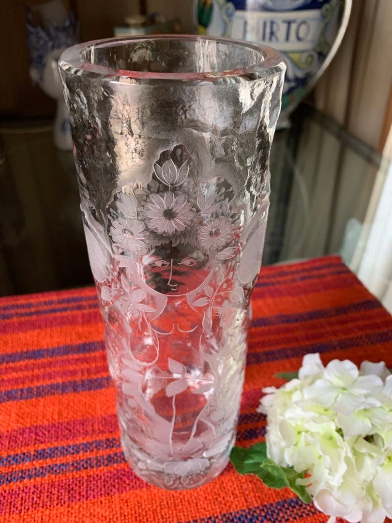 ビヨンヴィンブラッド　激レア・ビンテージ・ローゼンタール社クリスタル少女花瓶！