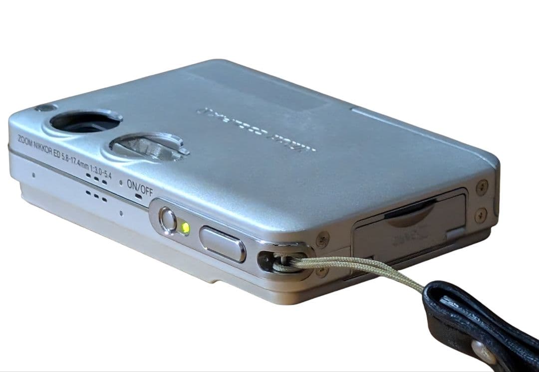 さくさく ニコン Coolpix S1 シルバー コンパクトデジタルカメラ