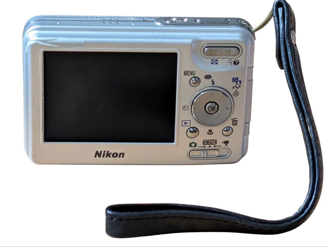 さくさく ニコン Coolpix S1 シルバー コンパクトデジタルカメラ