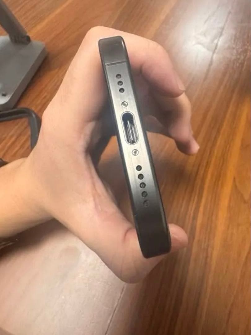 最大容量100% iPhone 15 Pro 128GB