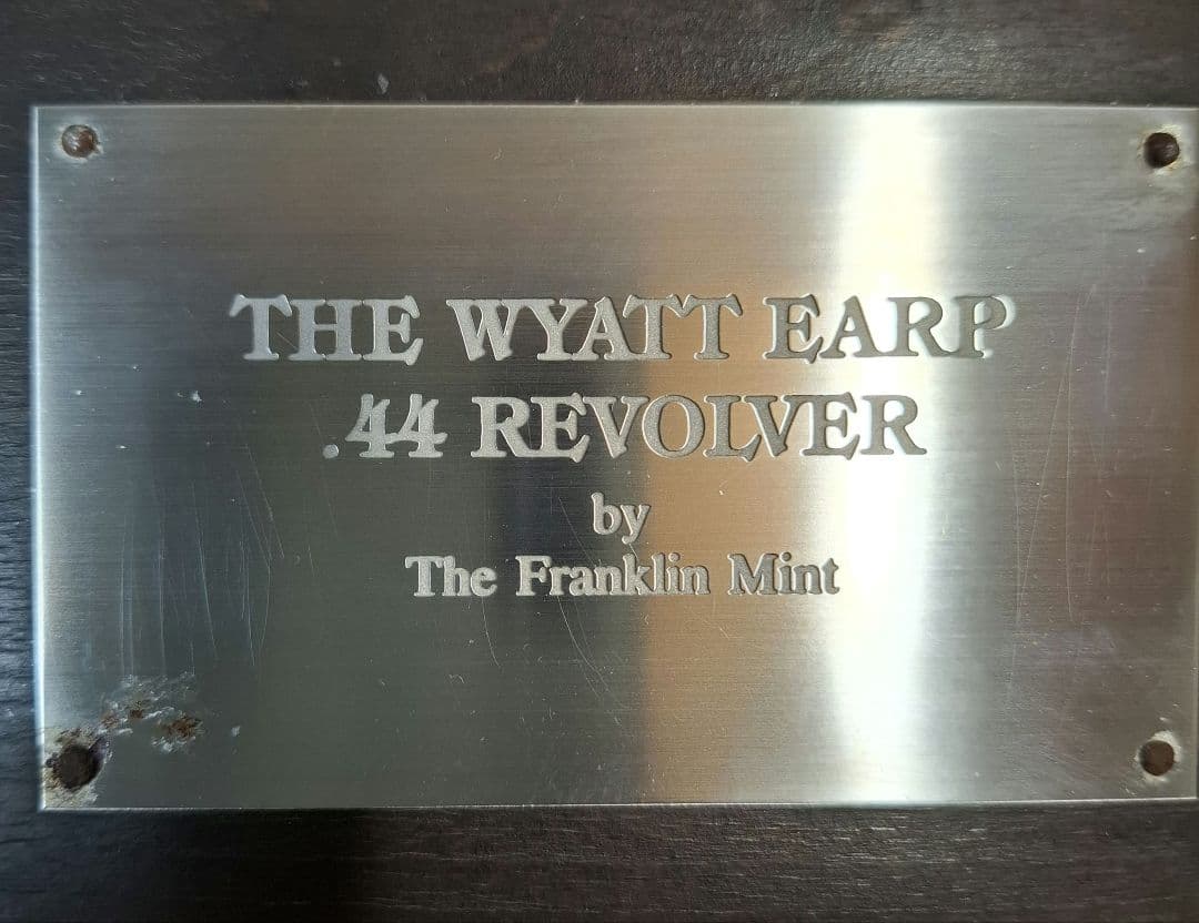 Wyatt Earp 44 Revolver エングレービング装飾　観賞用
