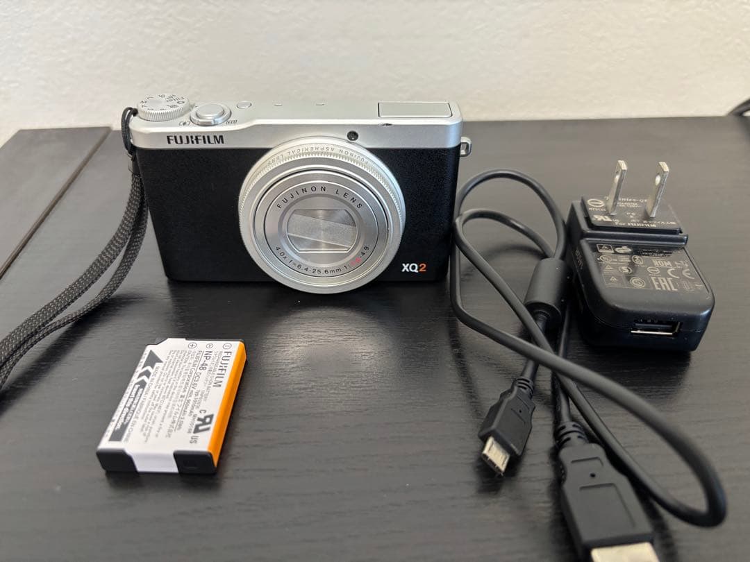 Fujifilm XQ2 コンパクトデジタルカメラ 本体