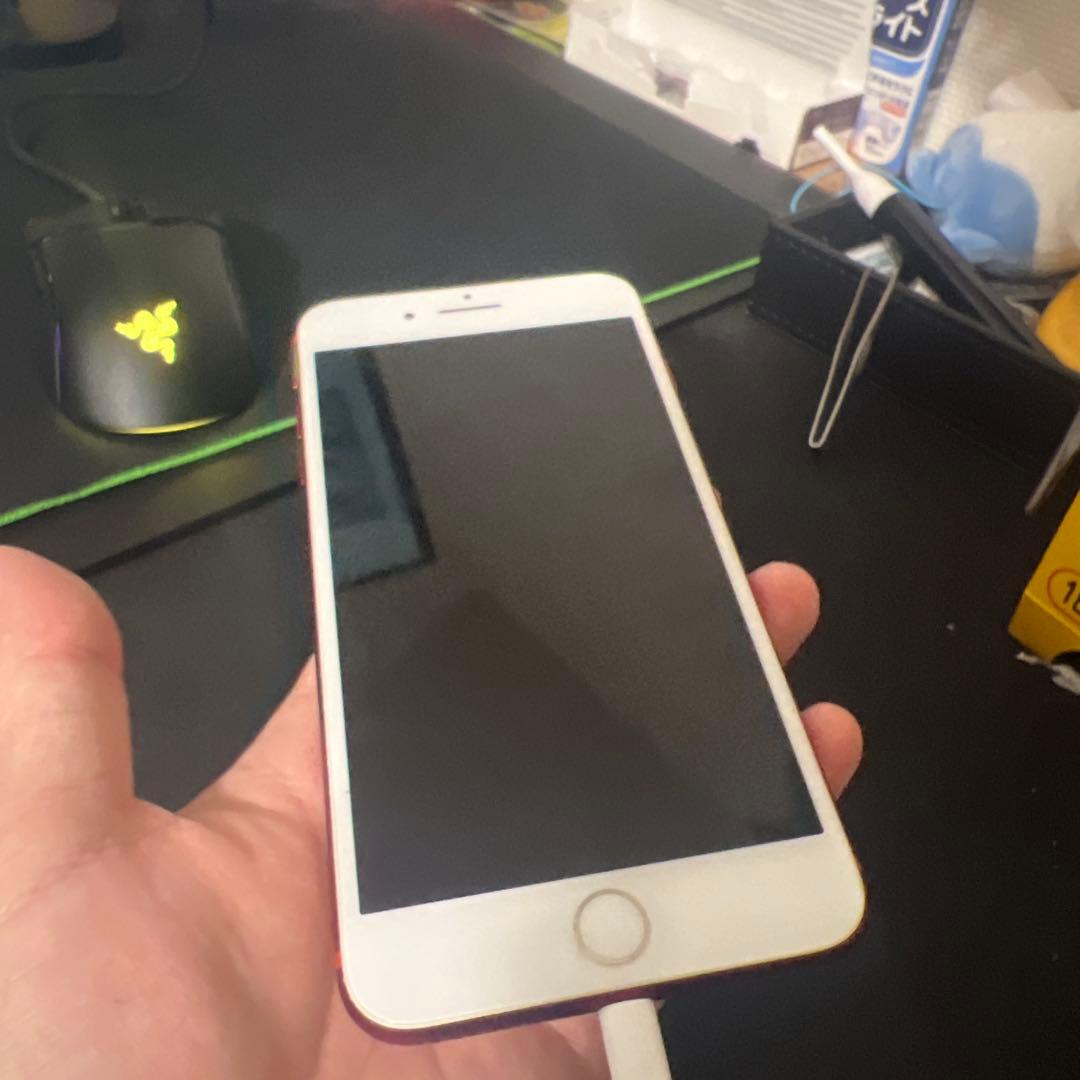 Apple iPhone 7 Plus 赤