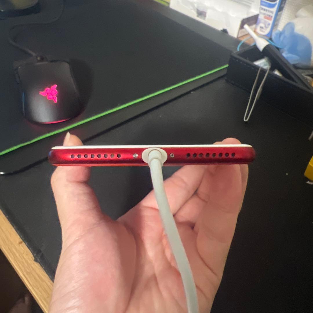 Apple iPhone 7 Plus 赤