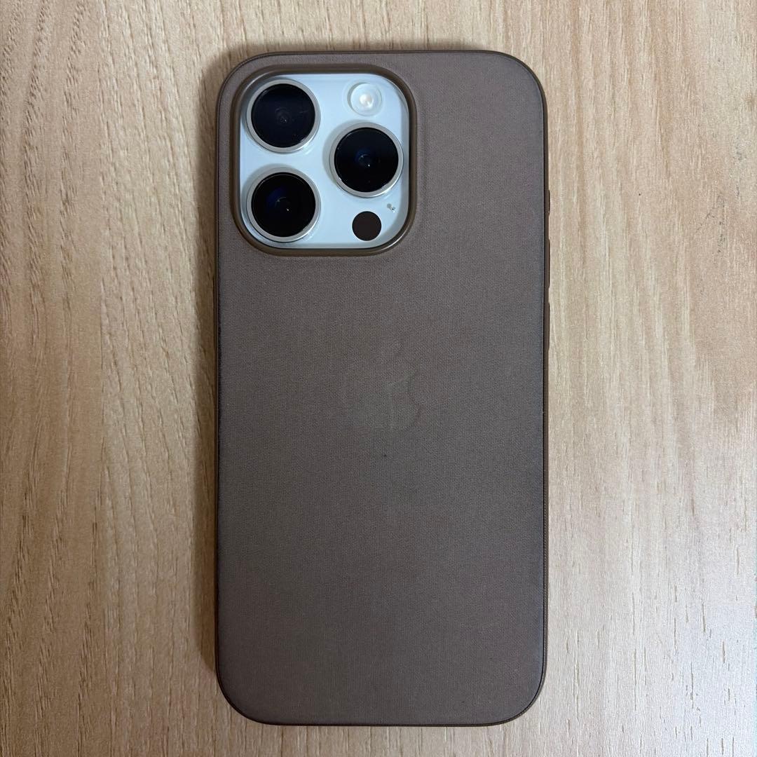 iPhone15Pro ホワイトチタニウム　本体