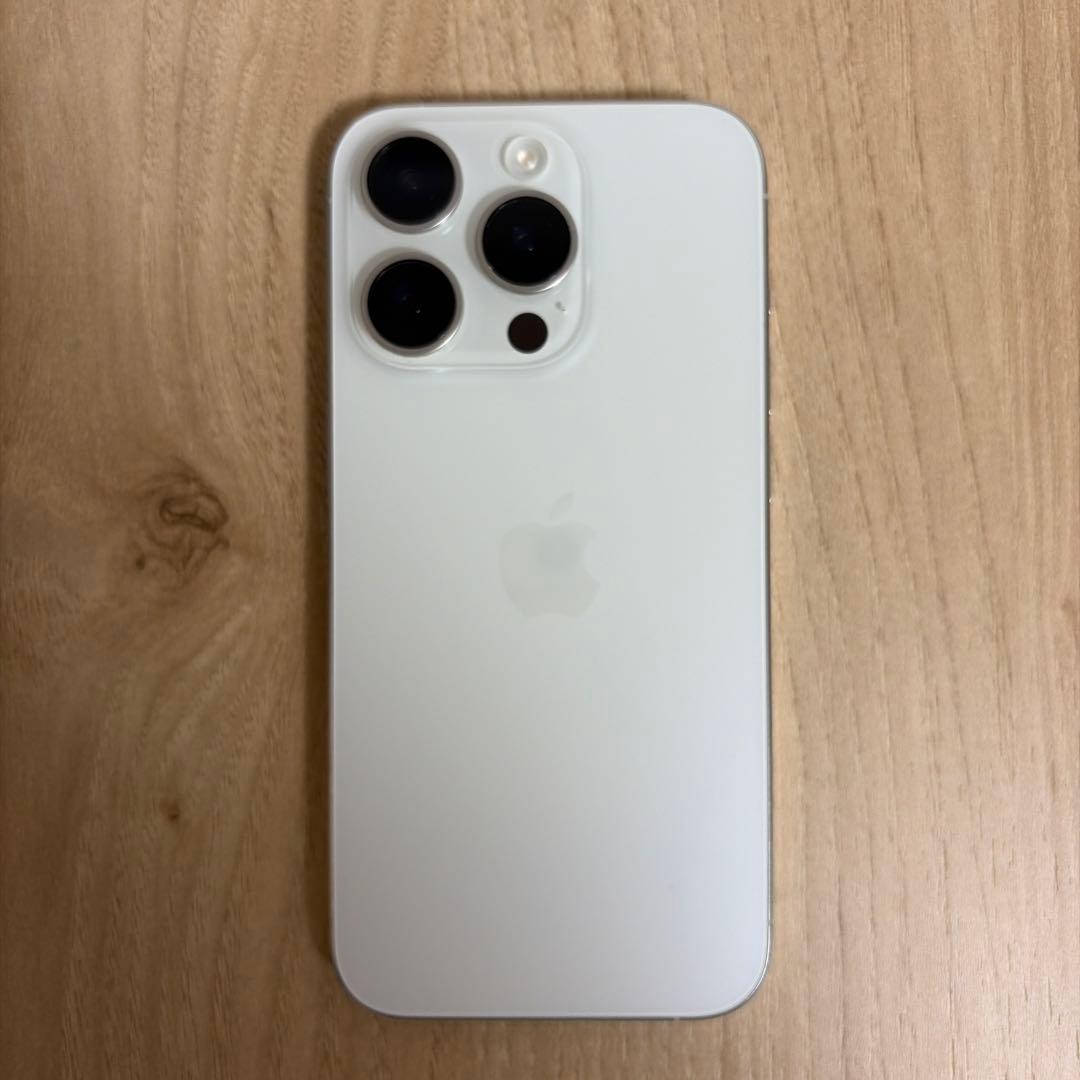iPhone15Pro ホワイトチタニウム　本体