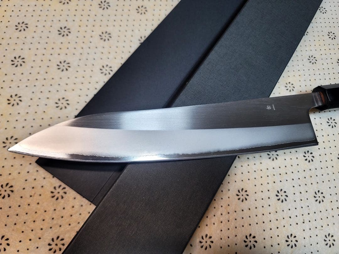 金重　カネシゲ　研き　白一鋼ステンクレッド　牛刀　240