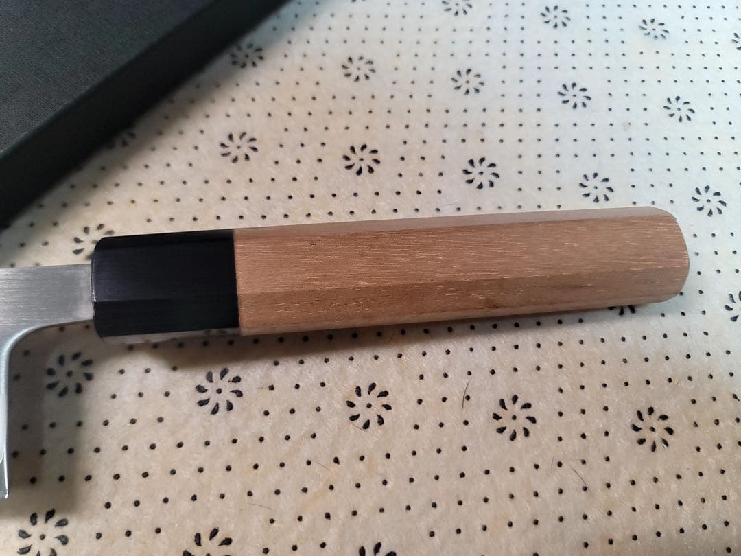 金重　カネシゲ　研き　白一鋼ステンクレッド　牛刀　240