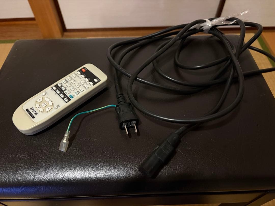 EPSON EB-1770W プロジェクター本体