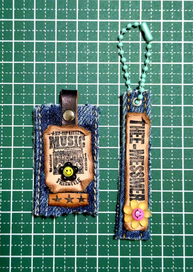 デニムリメイク☆革タグチャーム☆スマイル☺️☆10個セット