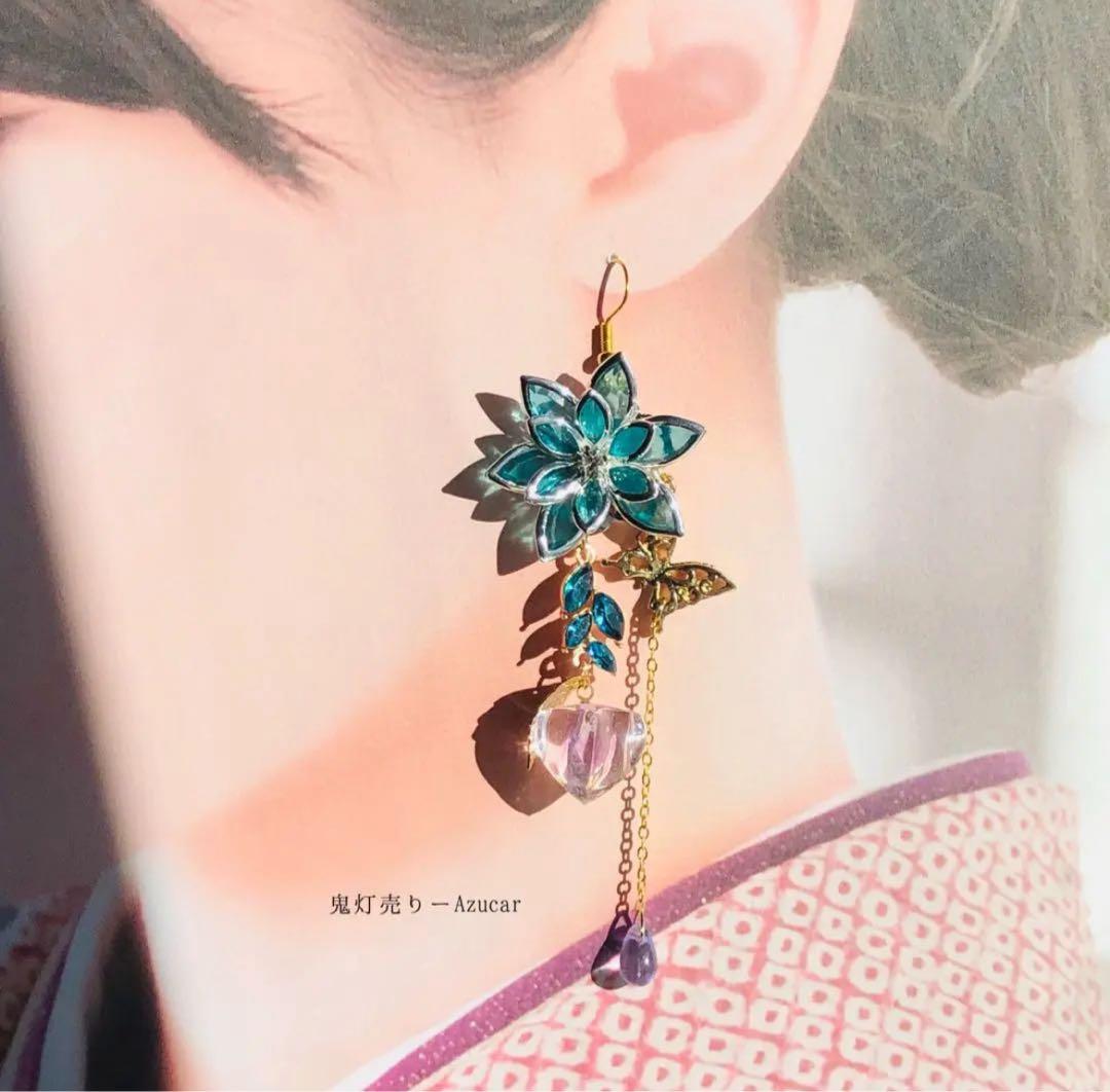 夜空色の傘と鬼灯と蓮の和風ピアス　イヤリング(雨の日、初夏コーデ)