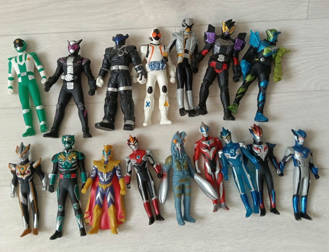 特撮ヒーローおもちゃ どっさり詰め合わせセット ウルトラマン・仮面ライダー他