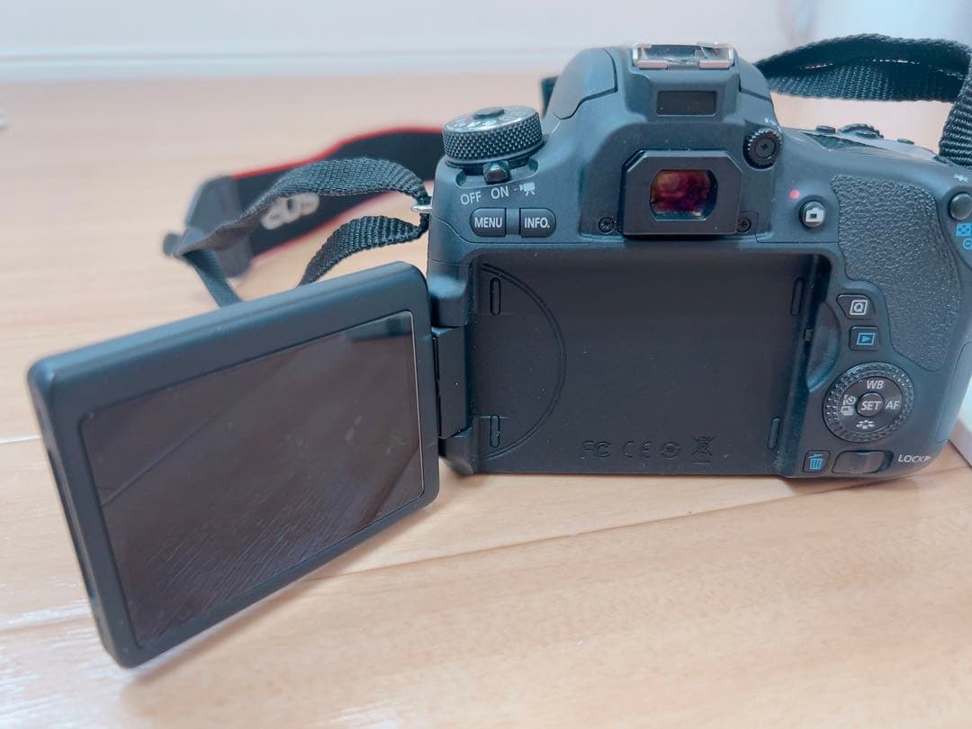 canon一眼レフカメラEOS8000D【美品】