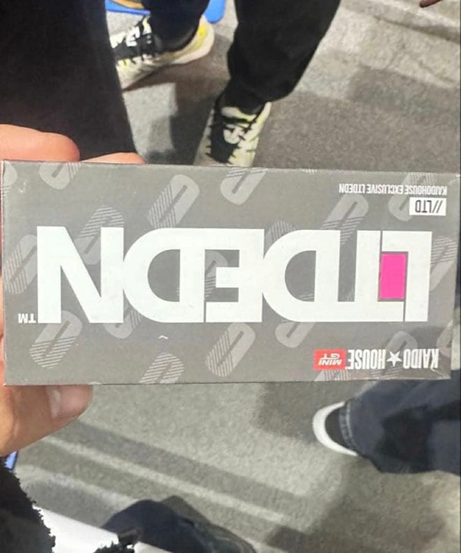 ミニカー UDEDN Nissan Skyline GT-R (R34) 1/64