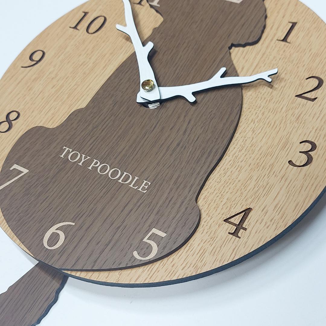 【期間限定値下げ】名入れ　しっぽ 振り子・はみ出し掛時計 トイプードル　茶色
