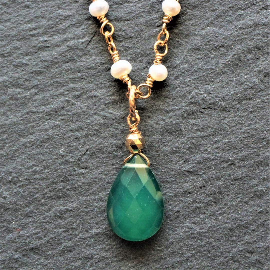 グリーンオニキスダブレットと極小淡水パールポテトの6通りネックレス