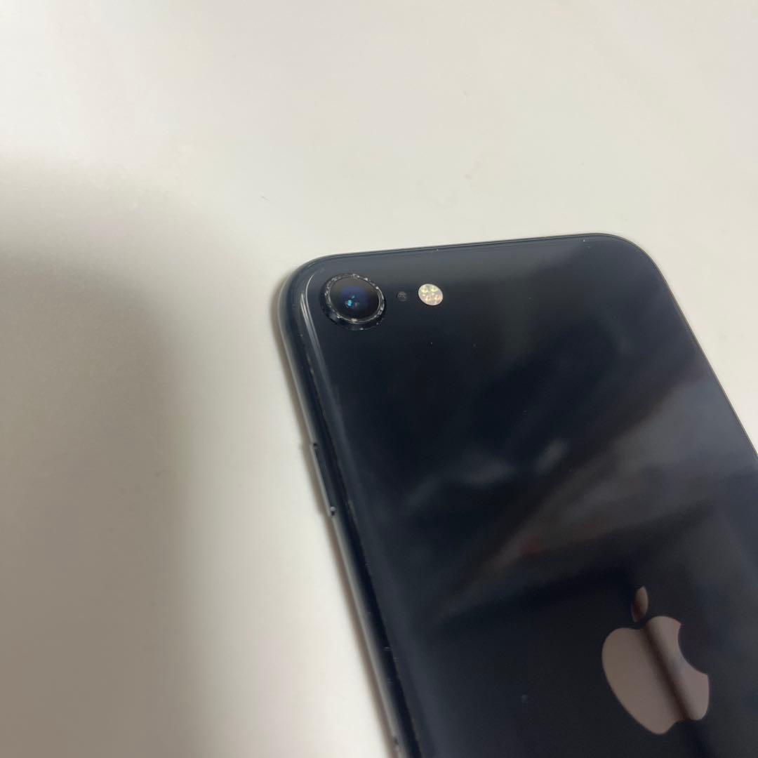 Apple iPhone SE 第二世代　ブラック 本体