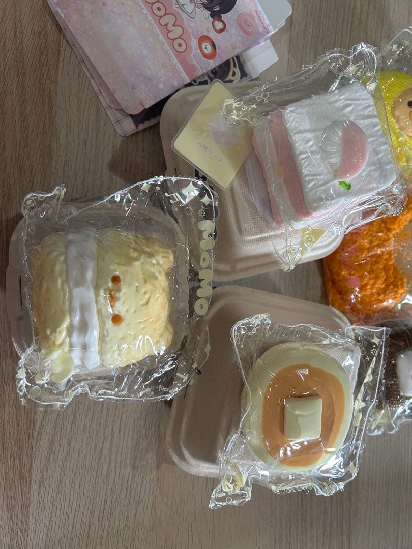 MOMOスクイーズまとめ売り