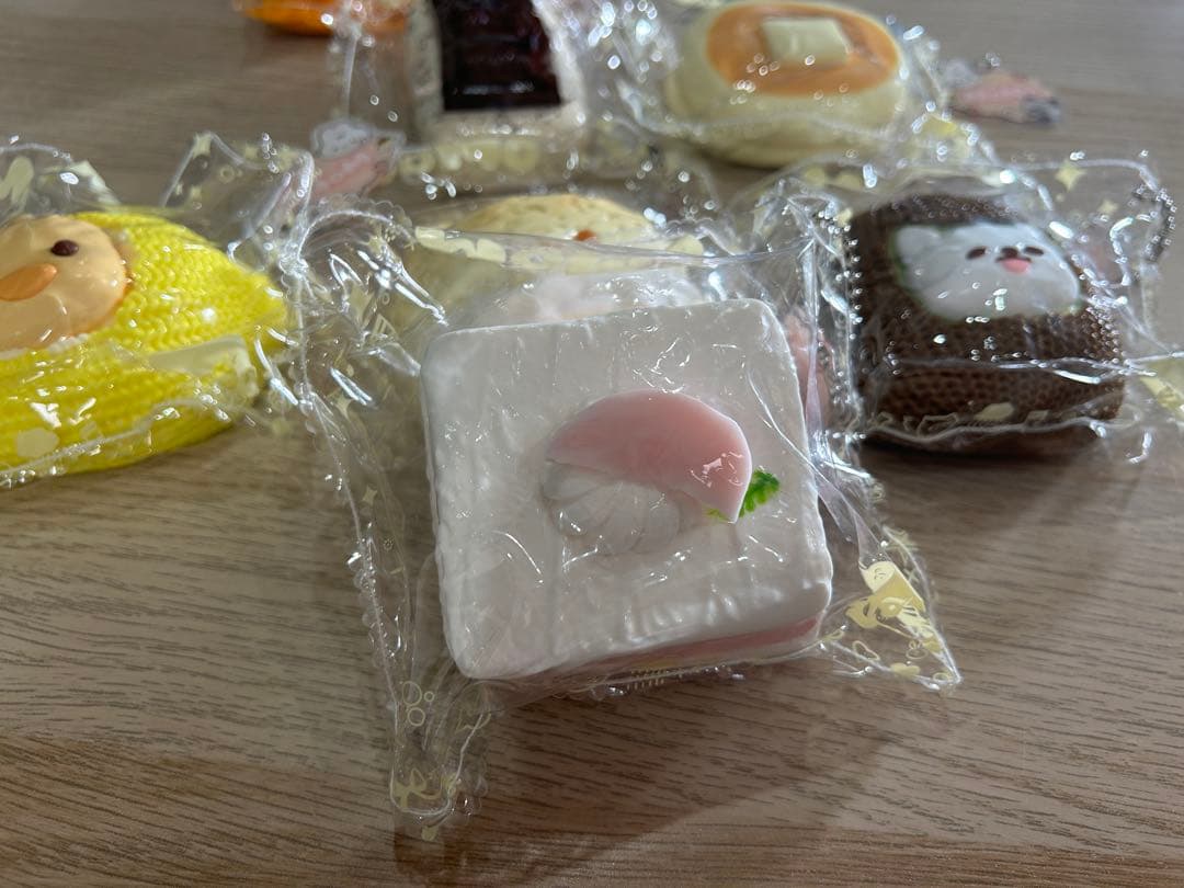 MOMOスクイーズまとめ売り