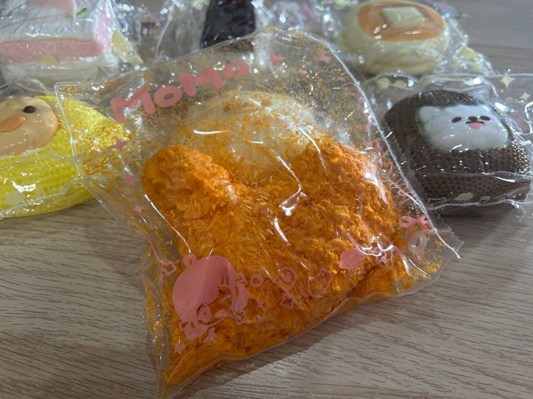 MOMOスクイーズまとめ売り