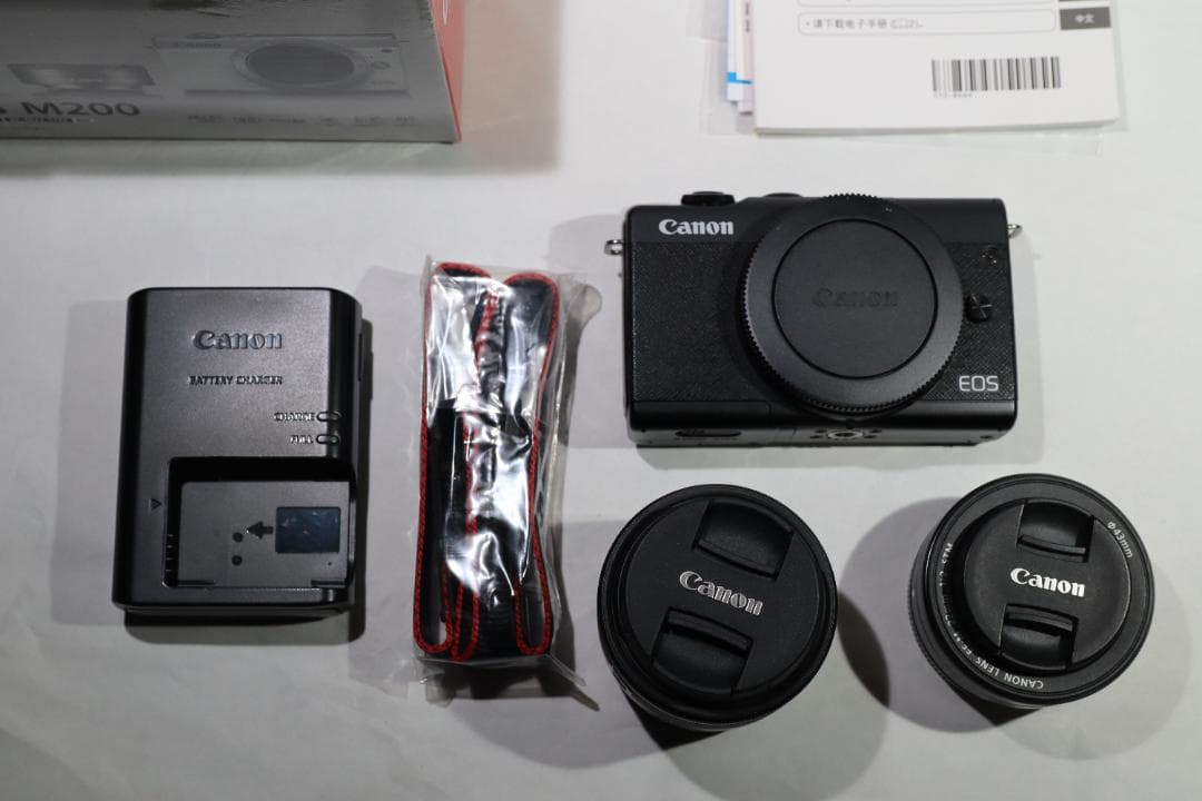 デジタルカメラ EOS M200