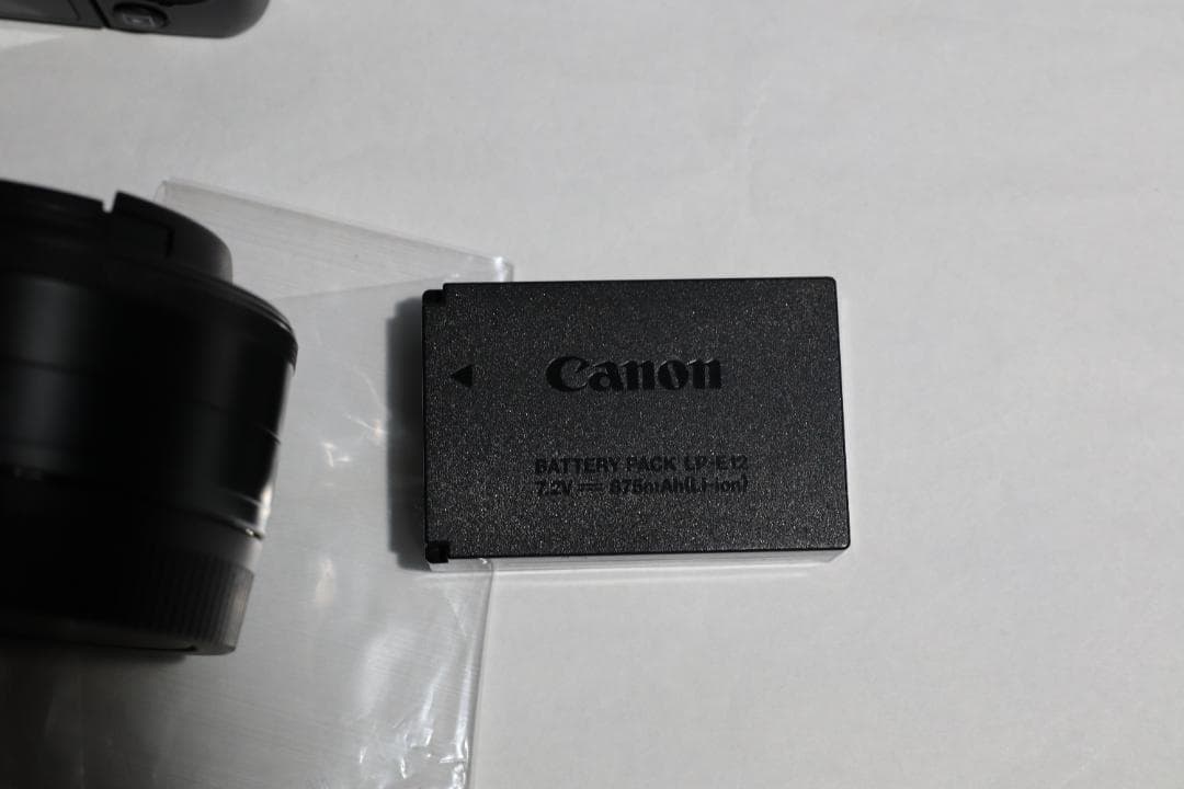 デジタルカメラ EOS M200