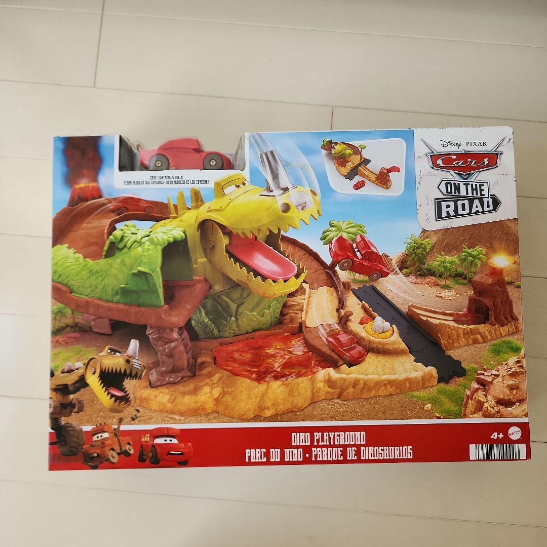 ディズニー カーズ マテル マックイーン おもちゃ 恐竜 プレイセット ミニカー